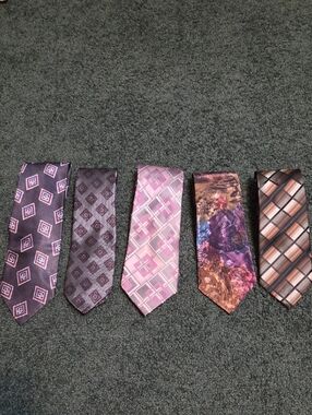Men's Purple /  Brown Patterned Neck Tie - Classic Formal Accessory
